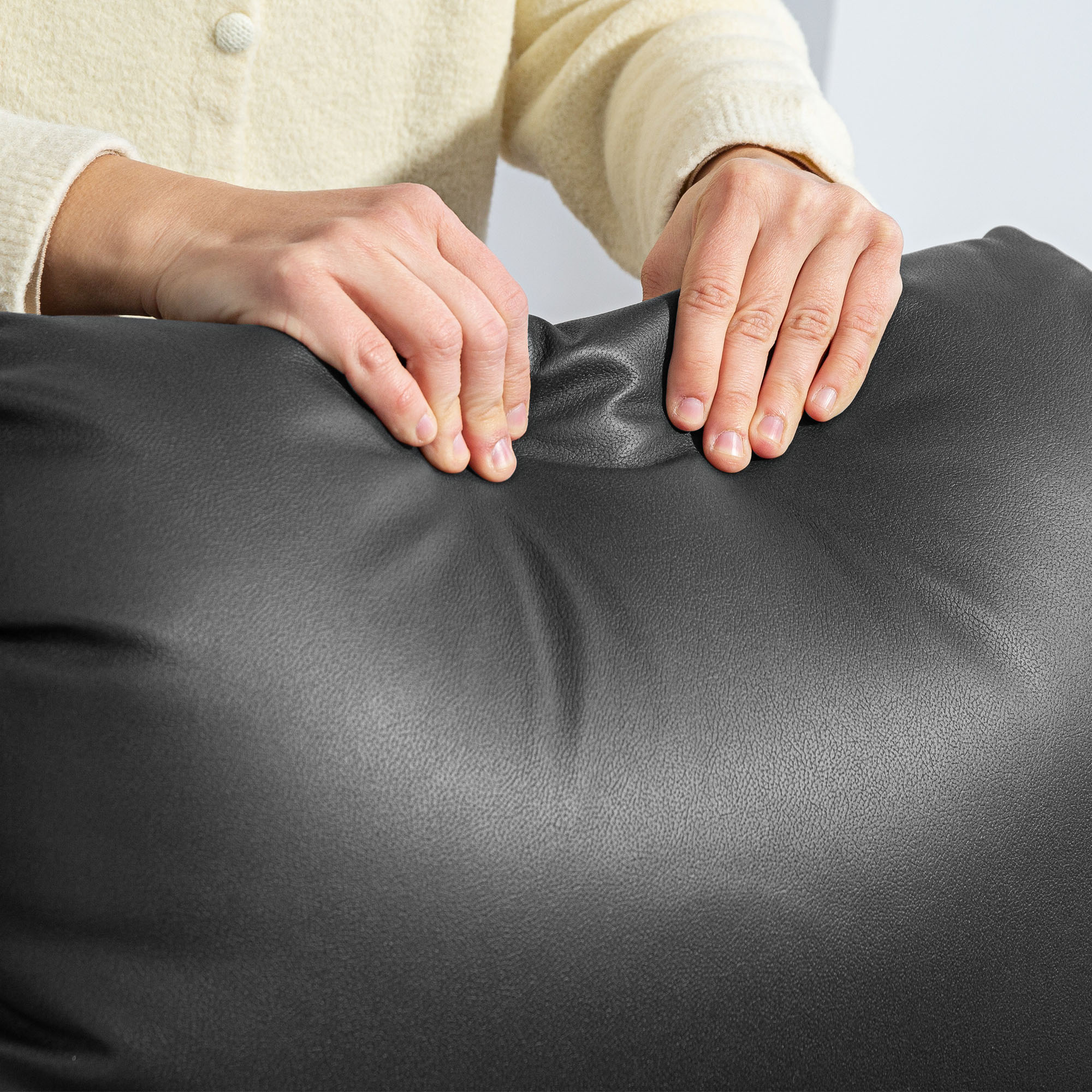 HOMCOM Massagestoel Relaxstoel Ligstoel, Met 1 Uitklapbare Tafel, 1 Voetensteun; 77 cm x 93 cm x 105 cm, Zwart