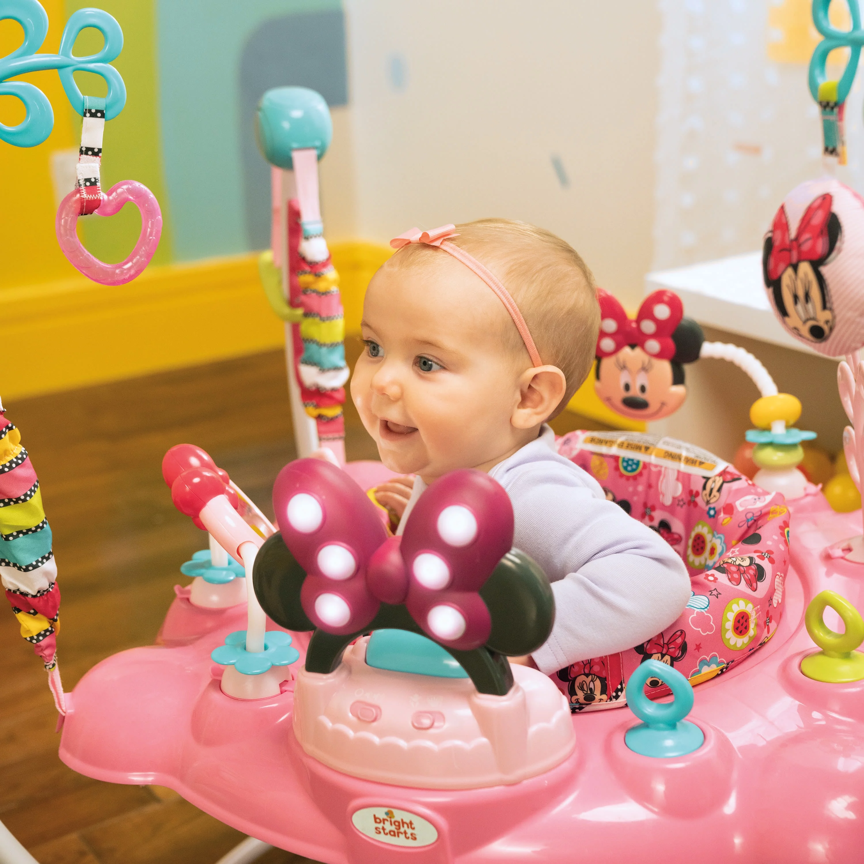 Bright Starts Disney Baby Minnie Mouse PeekABoo Activiteitenwip met Licht en Muziek, vanaf 6 maanden