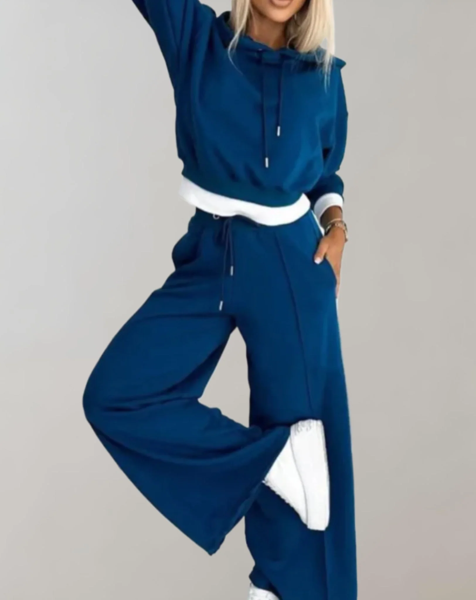 Damen Lounge Set Zweiteiler mit Cropped Hoodie und weiter Hose | Bequemer Hausanzug mit High Waist Schnitt f��r Freizeit