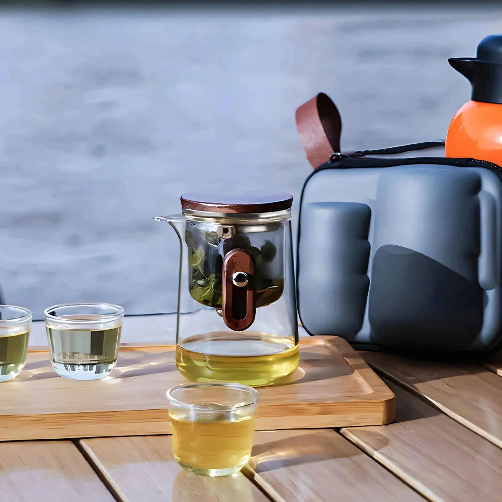 Reise-Teeset aus Glas