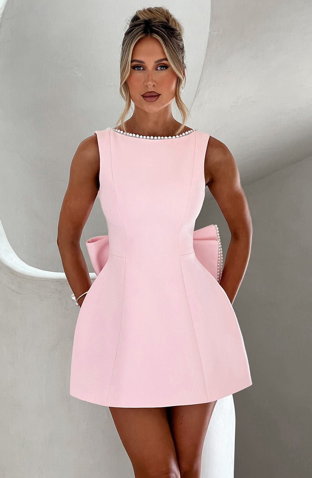 Damen Cocktailkleid Mini | Festliches A-Linien Kleid mit gro?er Schleife und Perlenbesatz | ?rmelloses kurzes Partykleid