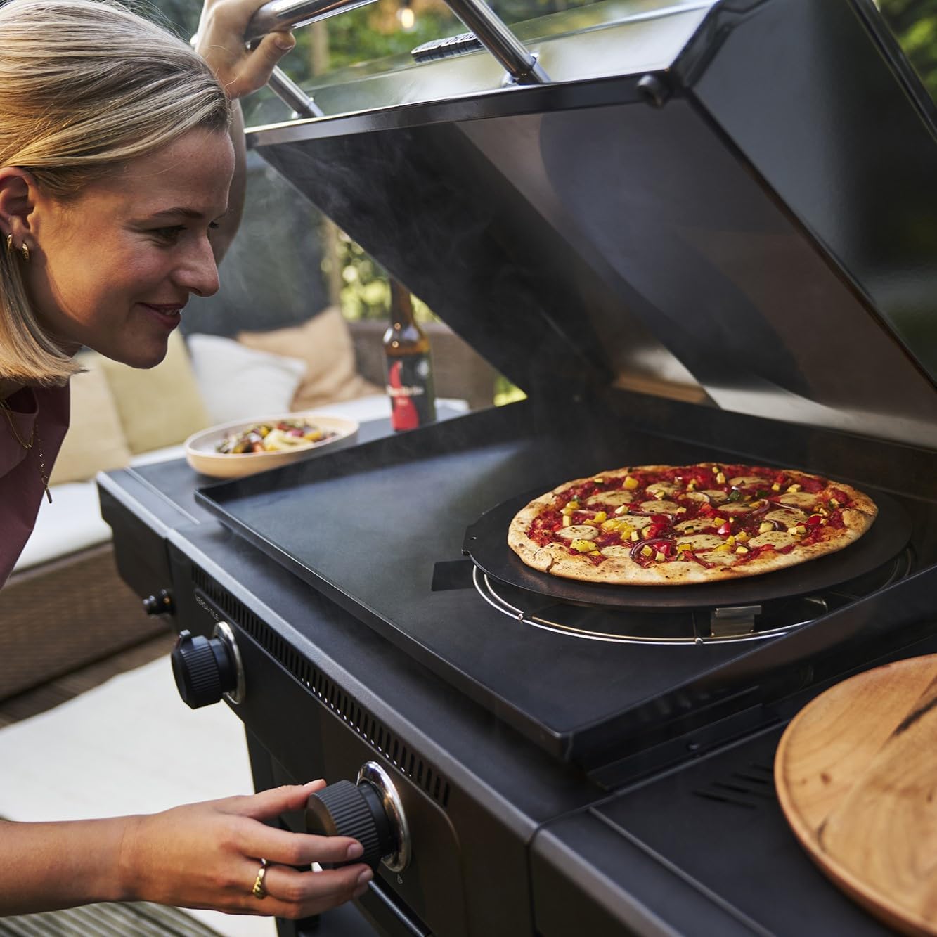 Char-Broil Griddle-Gasgrill Plancha Versa-Tile - 3-in-1 System: Griddle, Grill & Pizzaofen, 2-Zonen