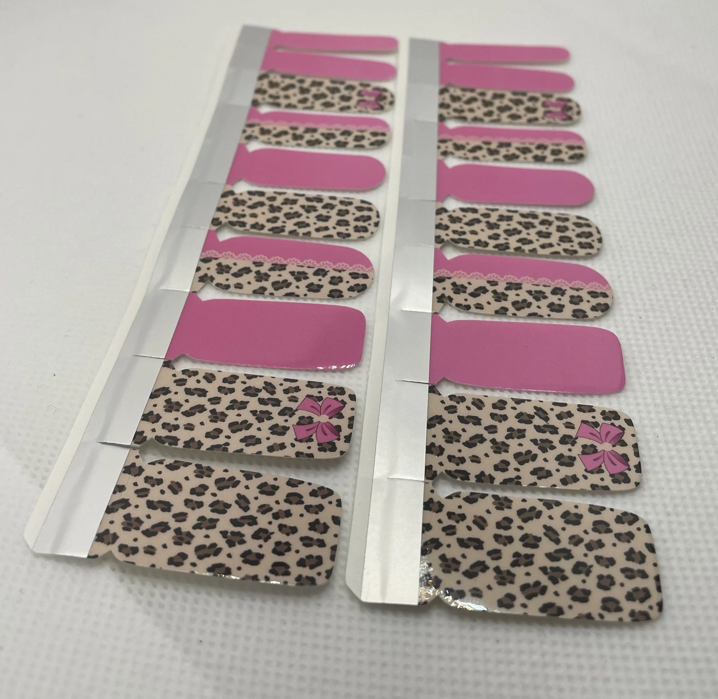 XL Pink Leo