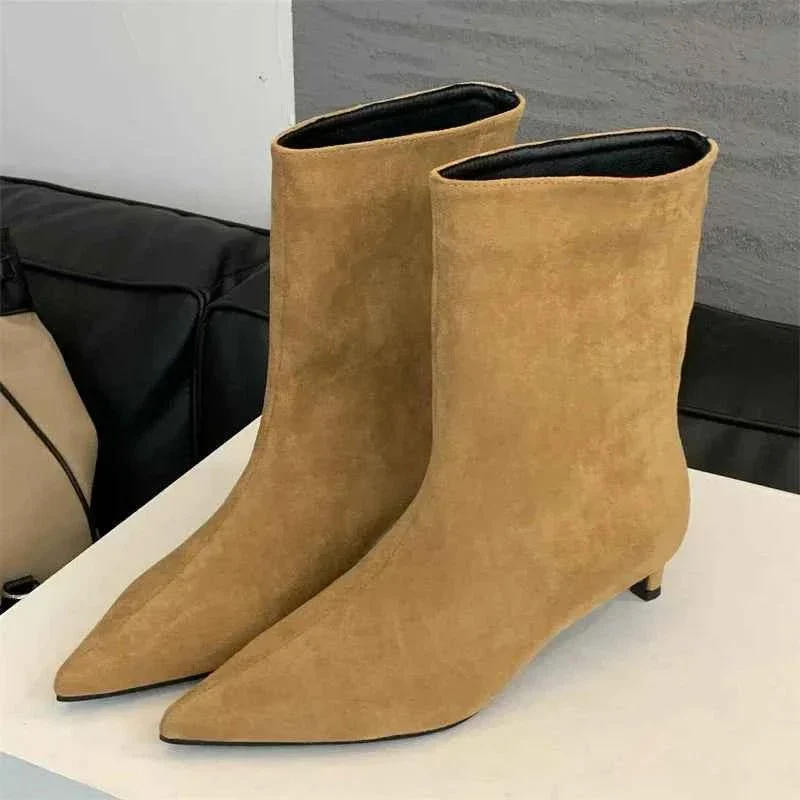 Elegante Stiefeletten f��r Damen mit modernem Design und bequemem Absatz