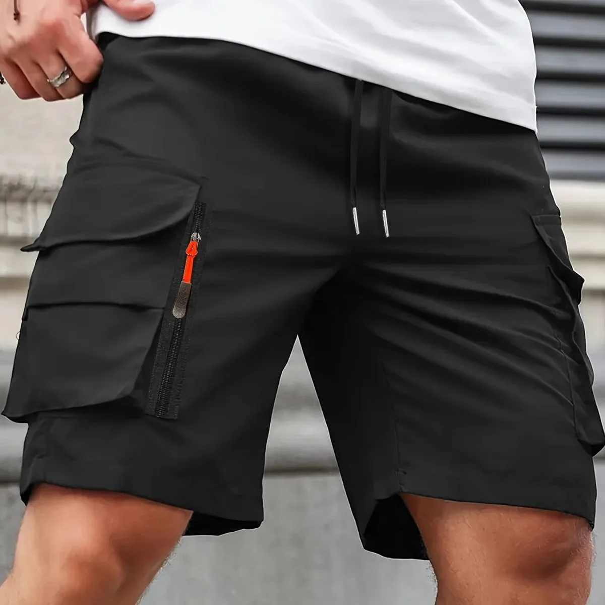 Leichte Cargo-Shorts mit Rei?verschlusstaschen f��r Herren