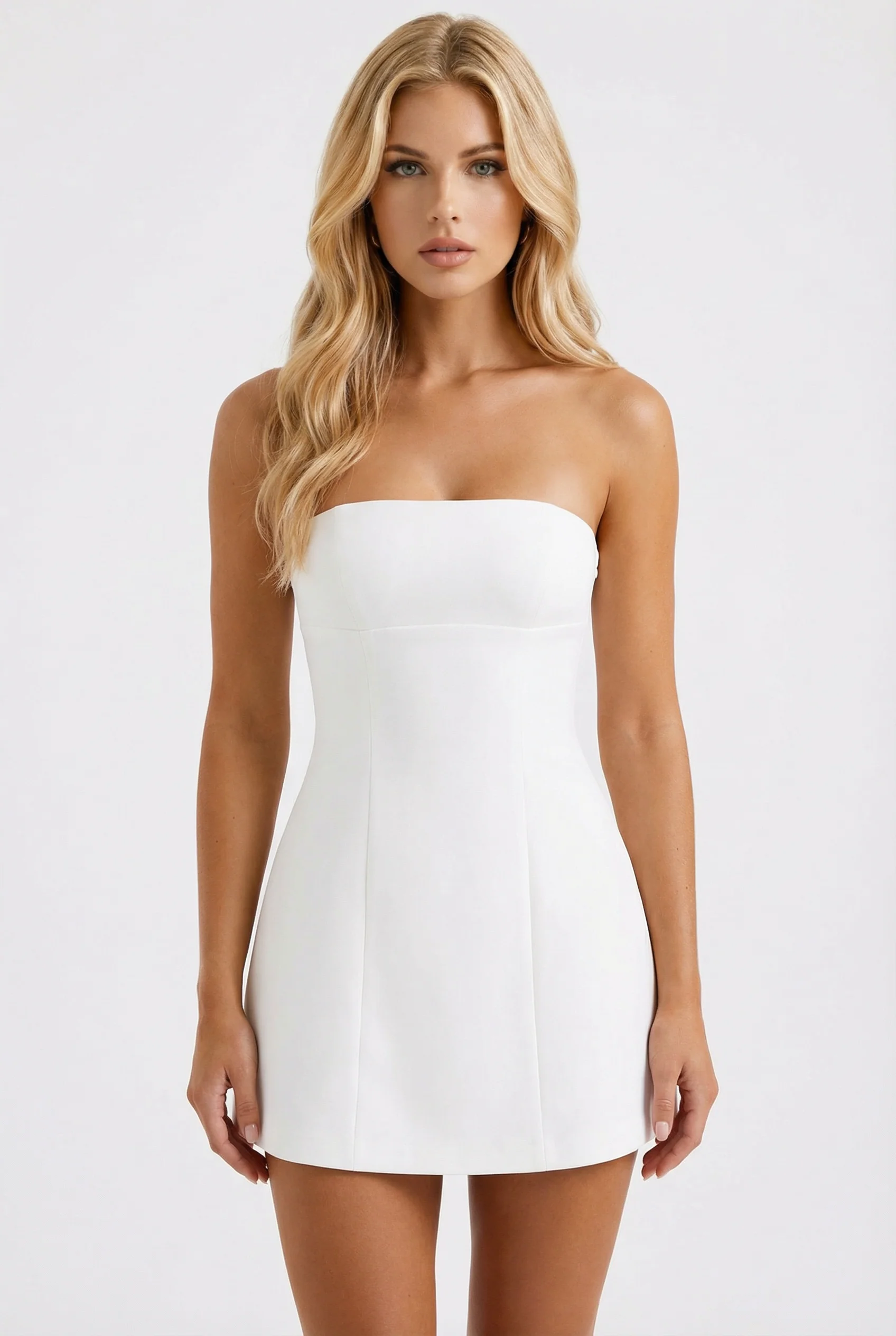 Tr?gerloses Minikleid mit strukturiertem Oberteil und ausgestelltem Rock �C Elegantes kurzes Kleid f��r besondere Anl?sse