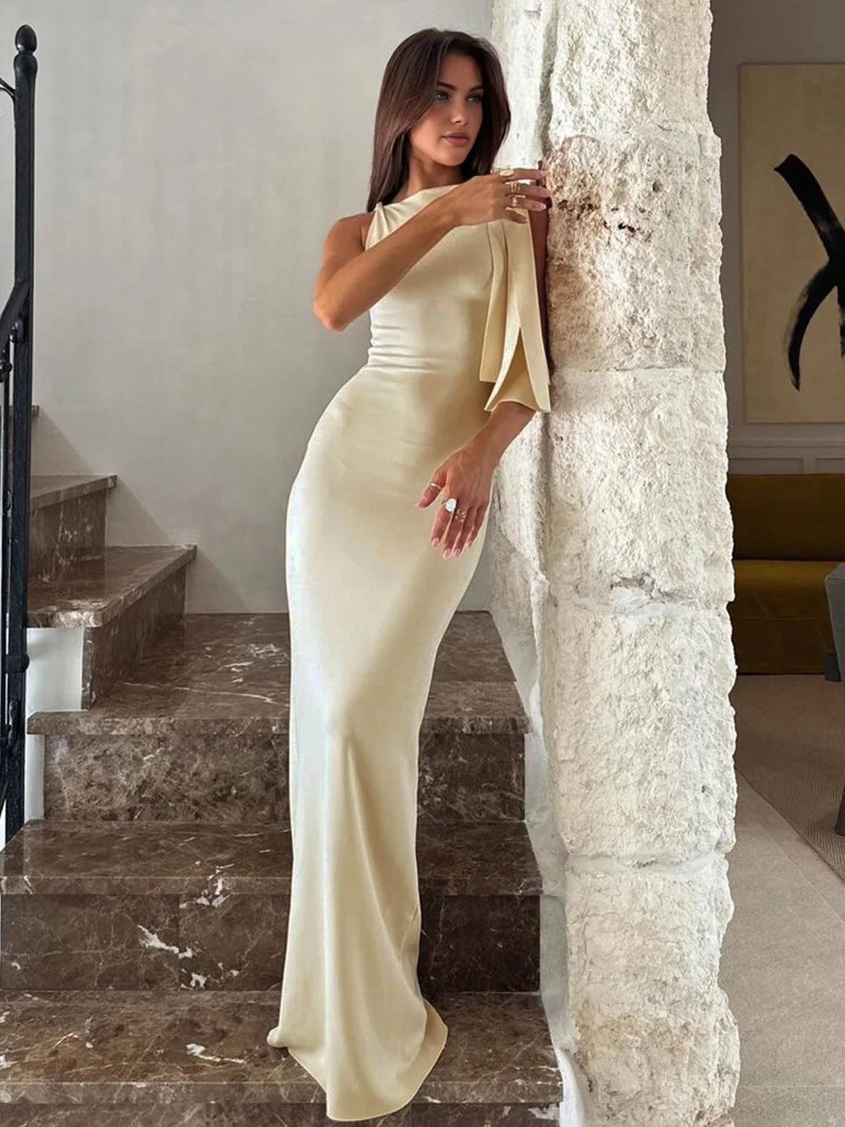 Maxikleid f��r Damen im eleganten Brautstil mit Bindedesign