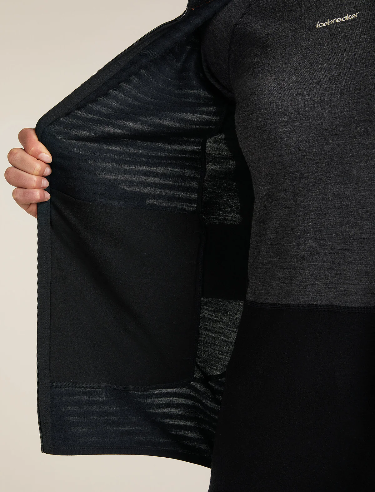 Women's jacket made of merino wool fleece with a half zipper