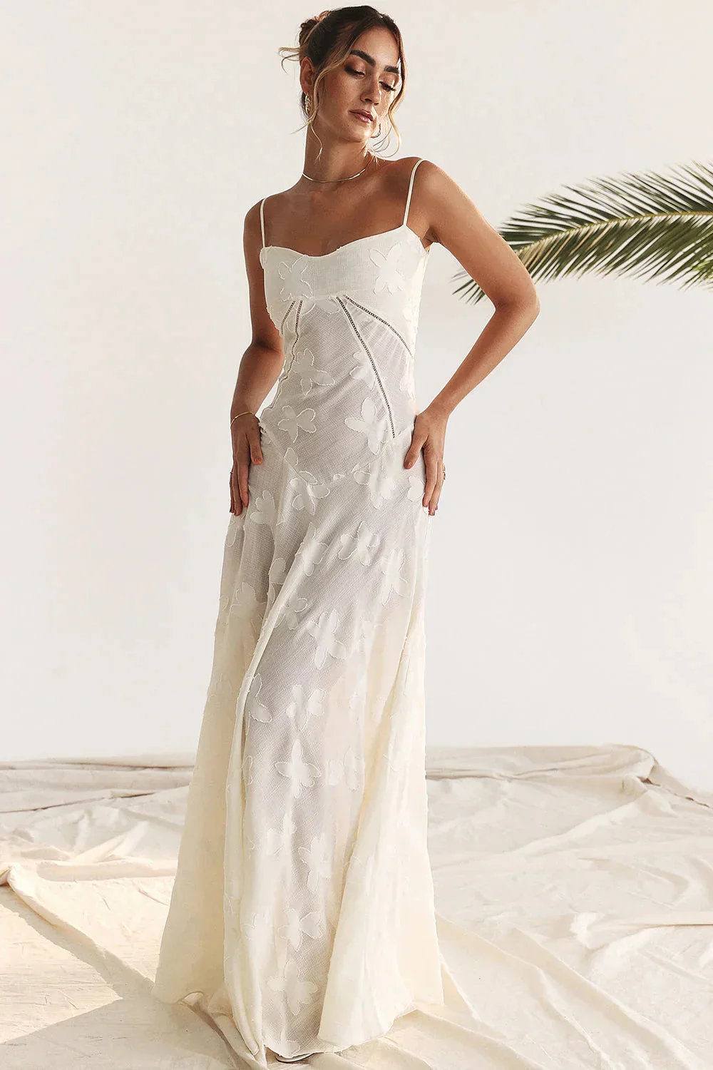 Zauberhaftes Maxikleid mit Vintage-Spitze und Blumenmuster