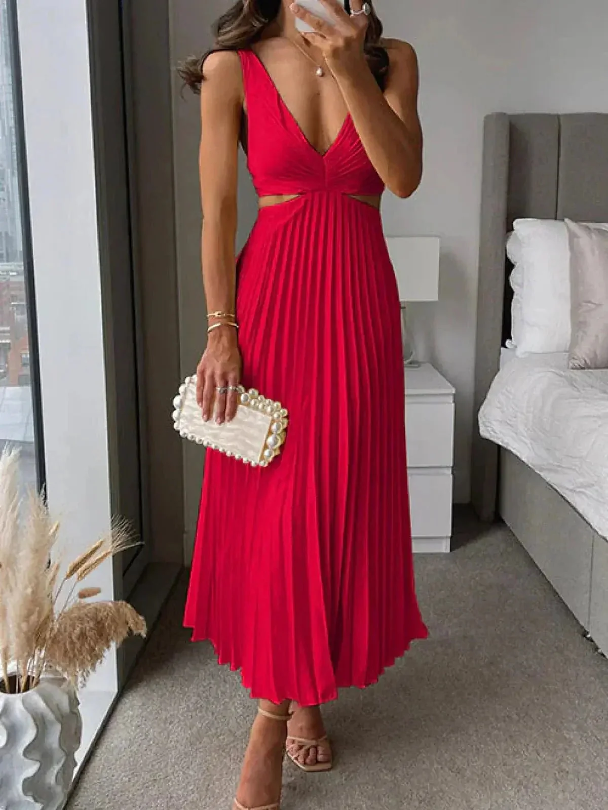 Plissee-Midikleid mit V-Ausschnitt und Cut-outs f��r Hochzeitsg?ste