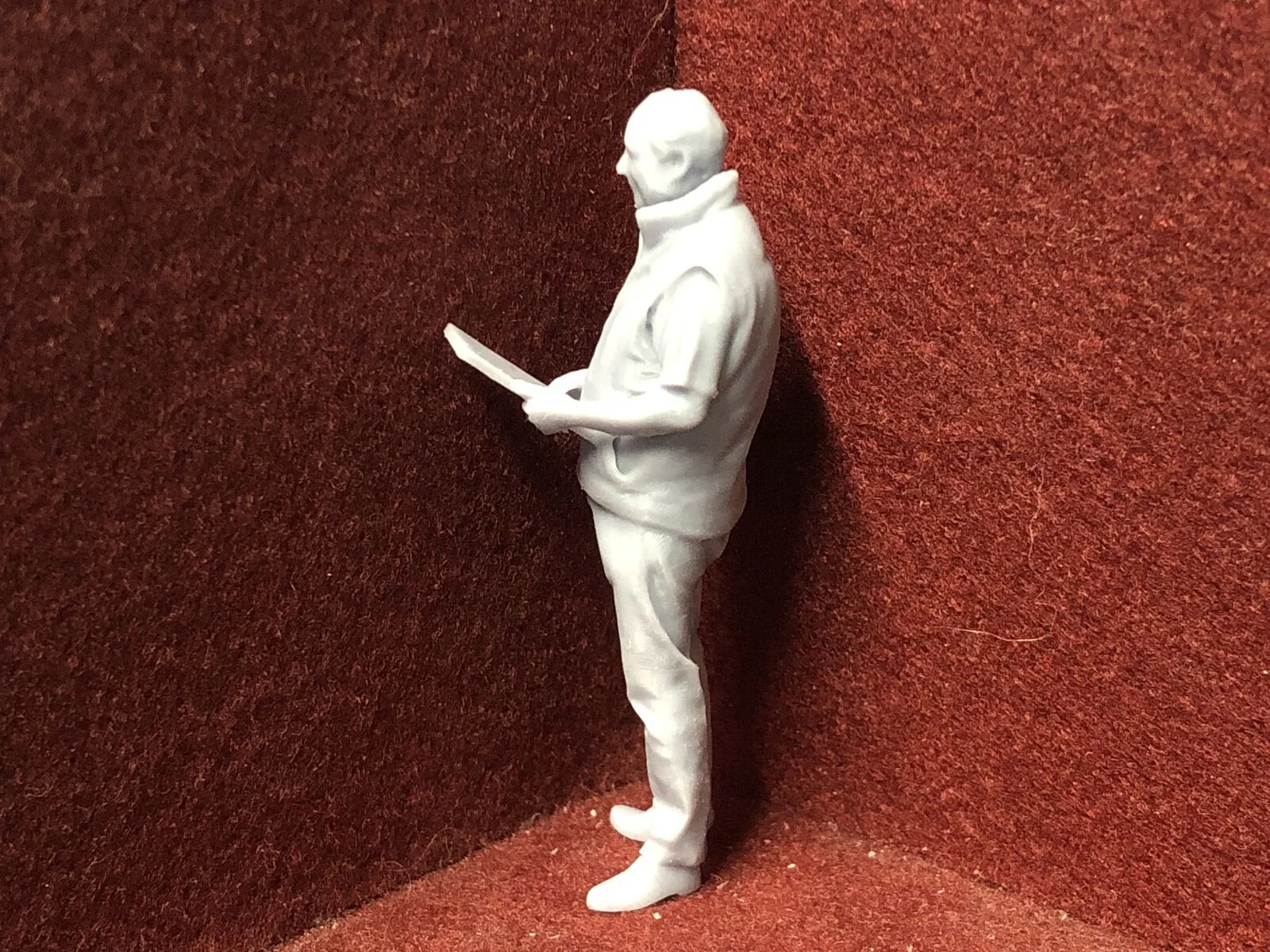 G-Scale figure - 3D scan of a real person with clipboard - M007 (also GN15)