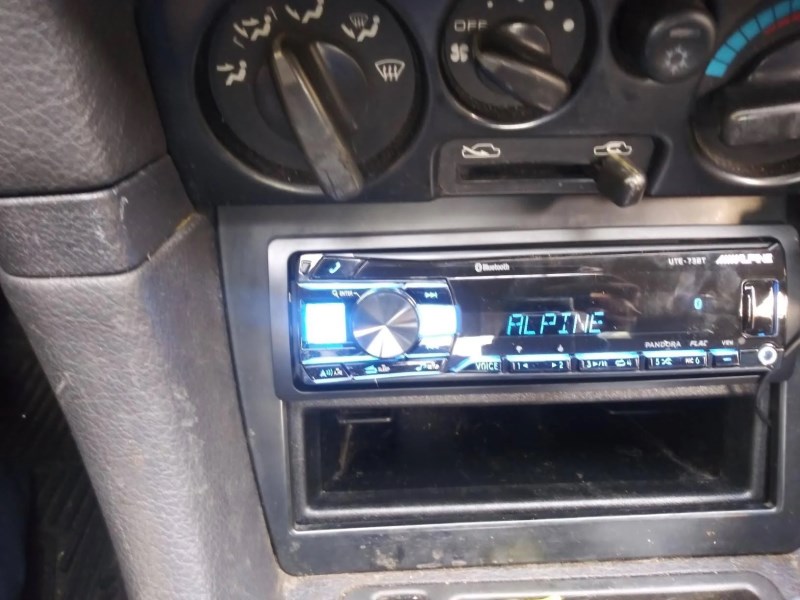 Alpine UTE-73BT Advanced Bluetooth Digital Media Receiver