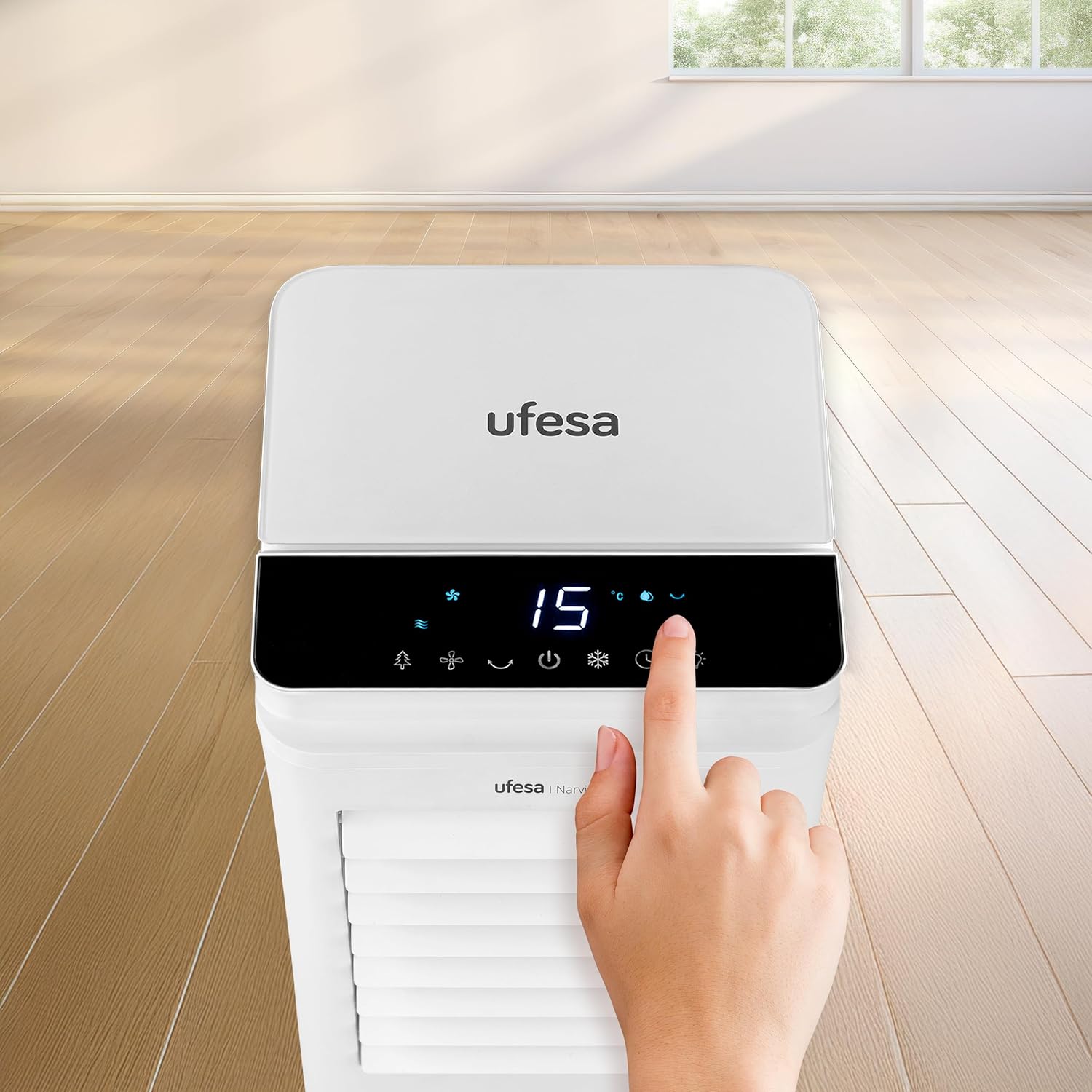 Ufesa Narvik Verdunstungskühler, 65W, Kühlfunktion und Ventilator, 3 Geschwindigkeiten, 3 Modi, Touchpanel, 5L Wassertank, 12h Timer, Waschbarer Filter, 2 Kühlakkus, Fernbedienung