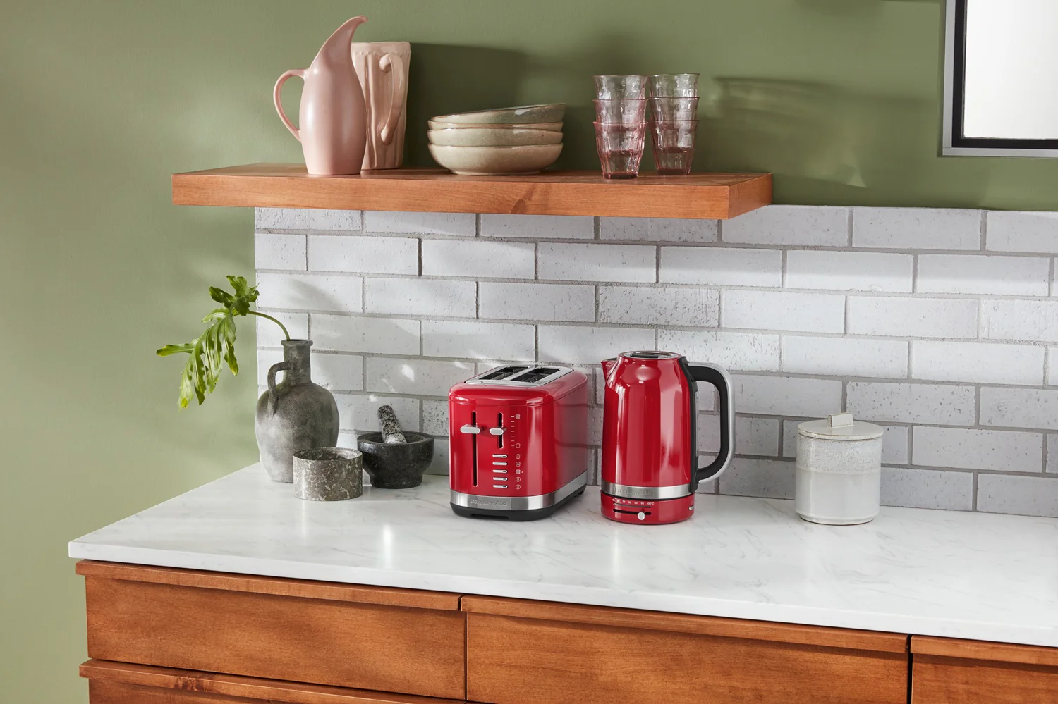 2025 KitchenAid Ontbijtpakket inclusief Waterkoker 5KEK1701, Toaster 5KMT2109 + Broodjeshouder