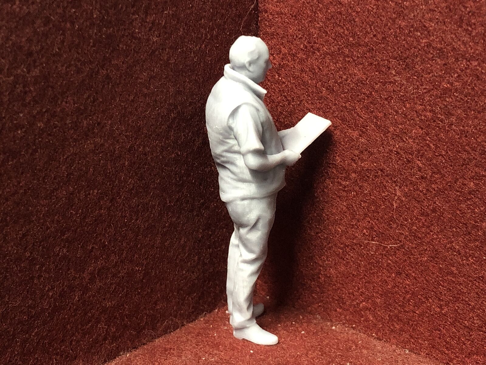 G-Scale figure - 3D scan of a real person with clipboard - M007 (also GN15)