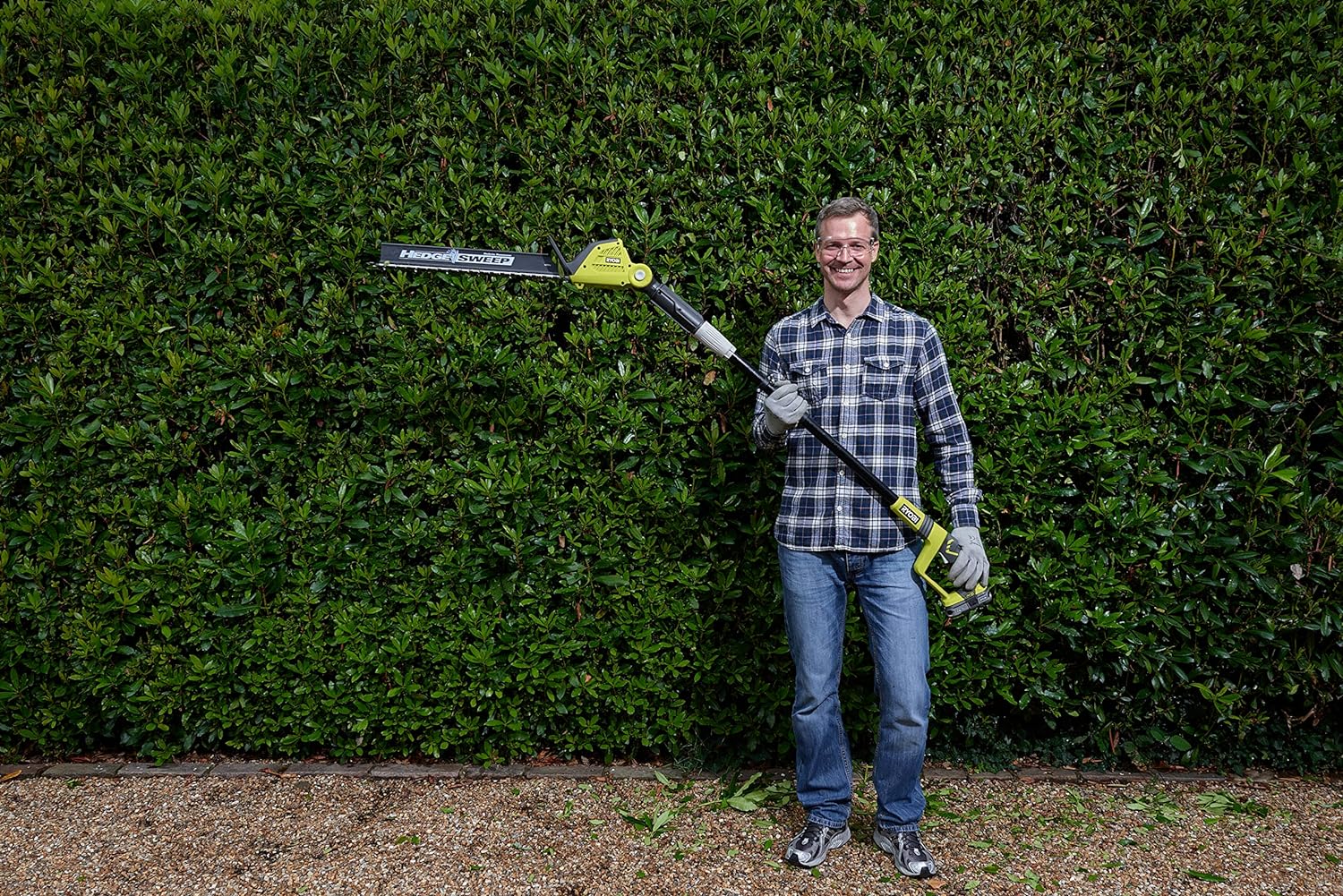 RYOBI 18V ONE+ Akku-Teleskop-Heckenschere OPT1845 (Messerlänge 45cm, 18mm Schnittstärke, 135° abwinkelbarer Schneidkopf, Schnittgeschwindigkeit 1350U/min, ohne Akku und Ladegerät)