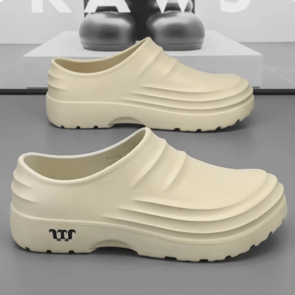 Wasserfeste Slip-On Clogs mit gepolsterter Sohle