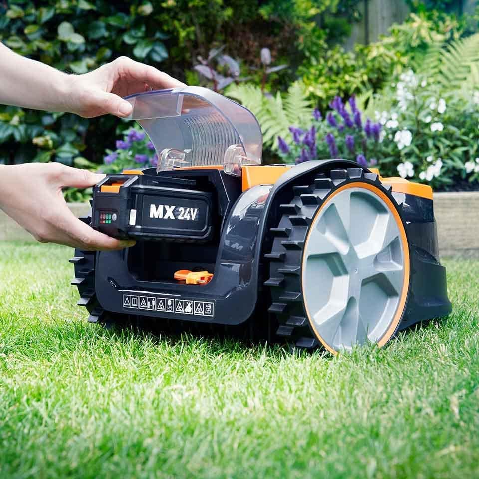 LawnMaster VBRM16 OcuMow Robotmaaier geschikt voor tot 100 m2 - Zelfrijdende robotmaaier met MX 24V 4.0Ah lithium-ionaccu Zonder draad