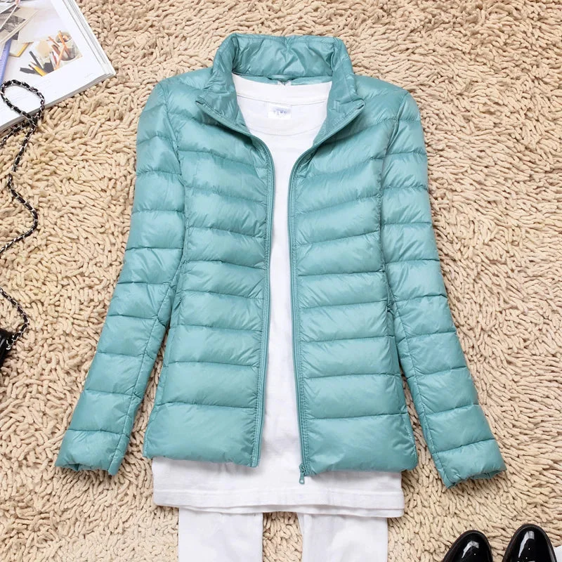 Federleichte Damen-Daunenjacke mit Kapuze - Faltbar
