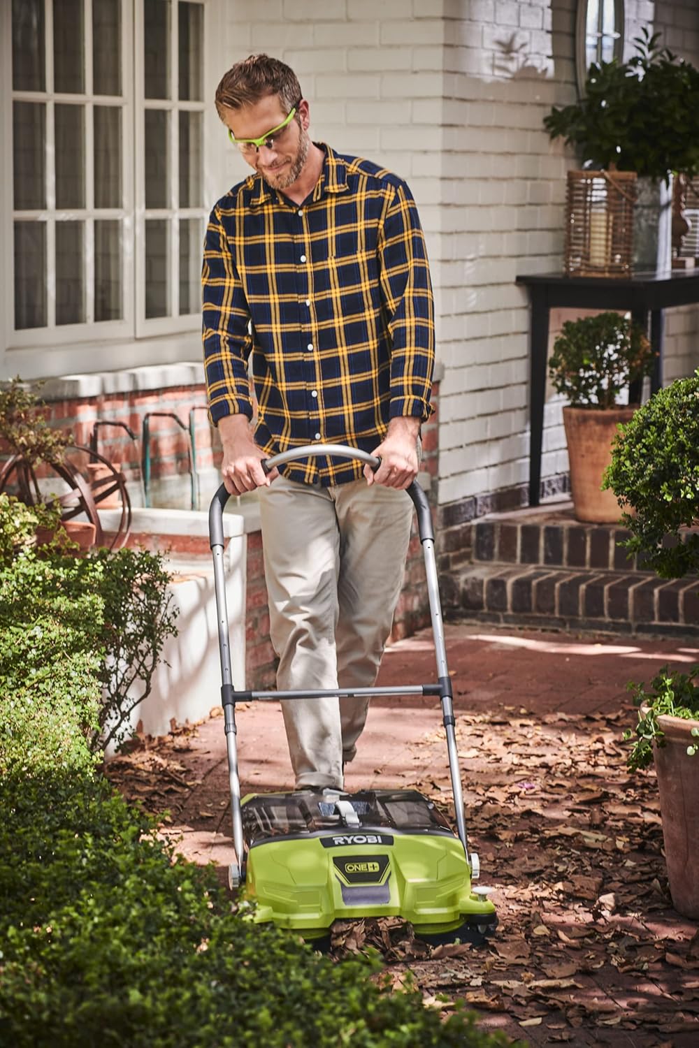 Ryobi Zamiatarka 18V, 53 cm Szerokości, 17L Zbiornik, Włącznik Nożny, Wersja bez Akumulatora i Ładowarki