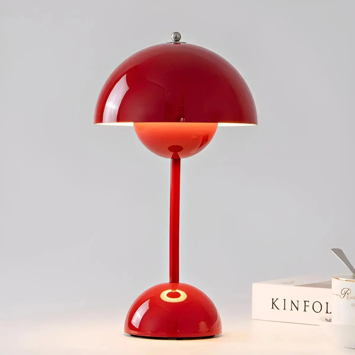 Skandinavische Designer-Tischlampe f��r stimmungsvolle Beleuchtung