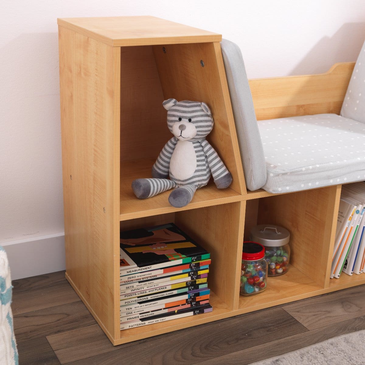 Boekenkast met leeshoek - Natuurlijk