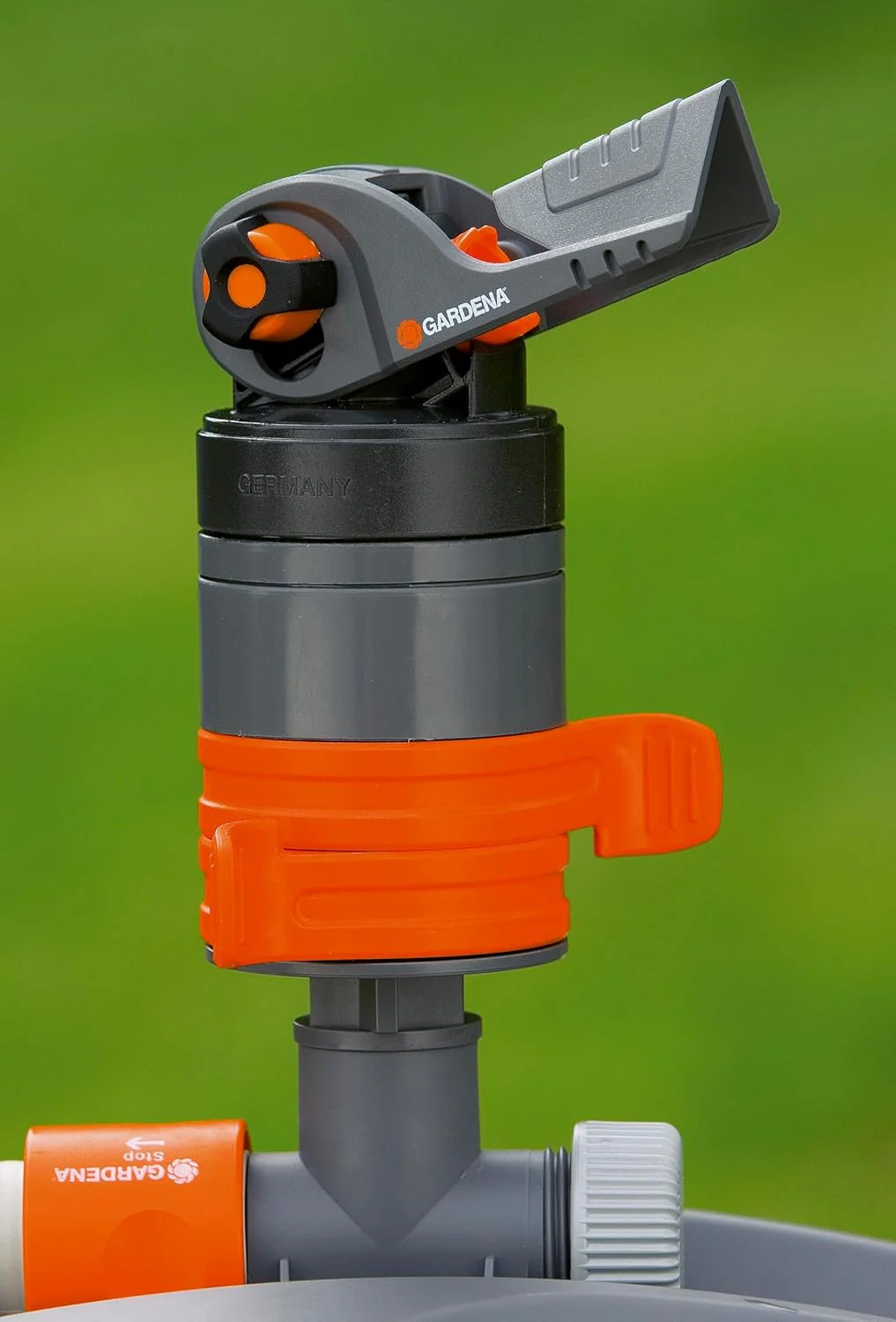 Gardena Comfort veelvlakssproeier AquaContour Automatic: vlakberegening voor de individuele besproeiing van bijna elke tuinomtrek, eenvoudig te programmeren, reikwijdte 2,5-10,5 m (8133-20)