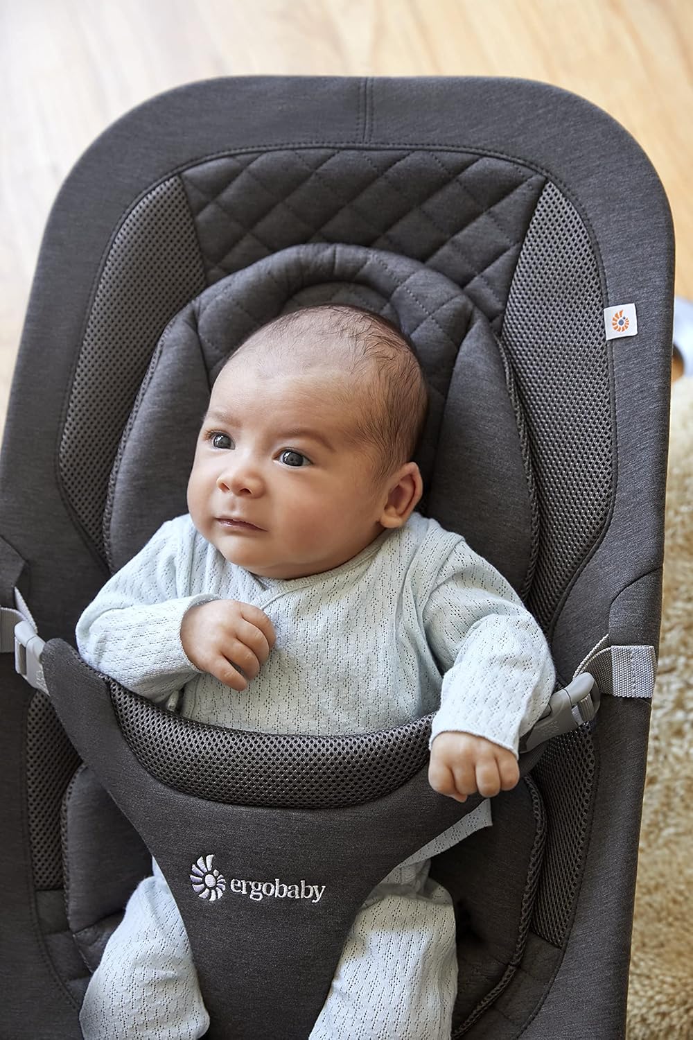 Ergobaby 3-in-1 Evolve Bouncer, Ergonomische Babywippe für Neugeborene ab Geburt bis zum Kleinkind, Babyschaukel mit Neugeboreneneinsatz (2,5 kg - 13,2 kg), Cream