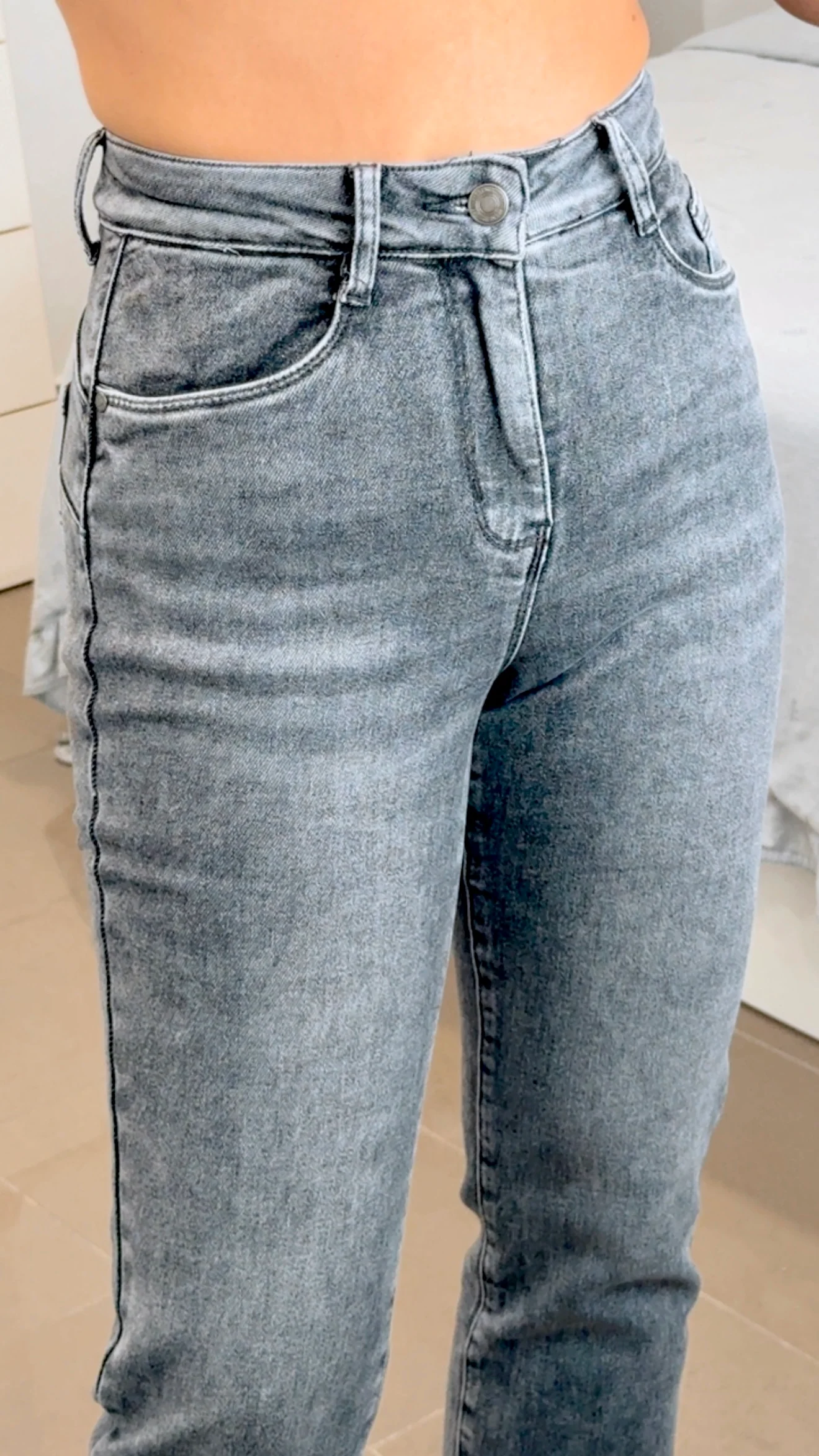 PANTAL��N RECTO FAJA GRIS