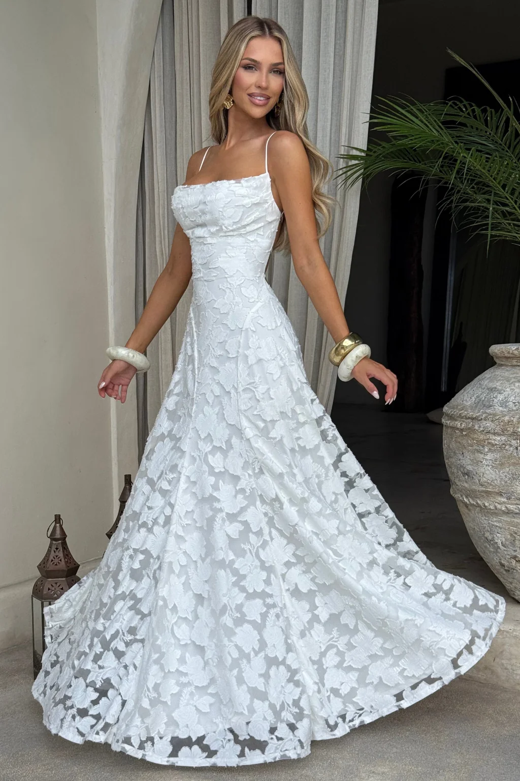 Maxikleid f��r Hochzeitsg?ste mit Wasserfallausschnitt und Blumenspitze | Festliches langes Abendkleid f��r Damen und feierliche
