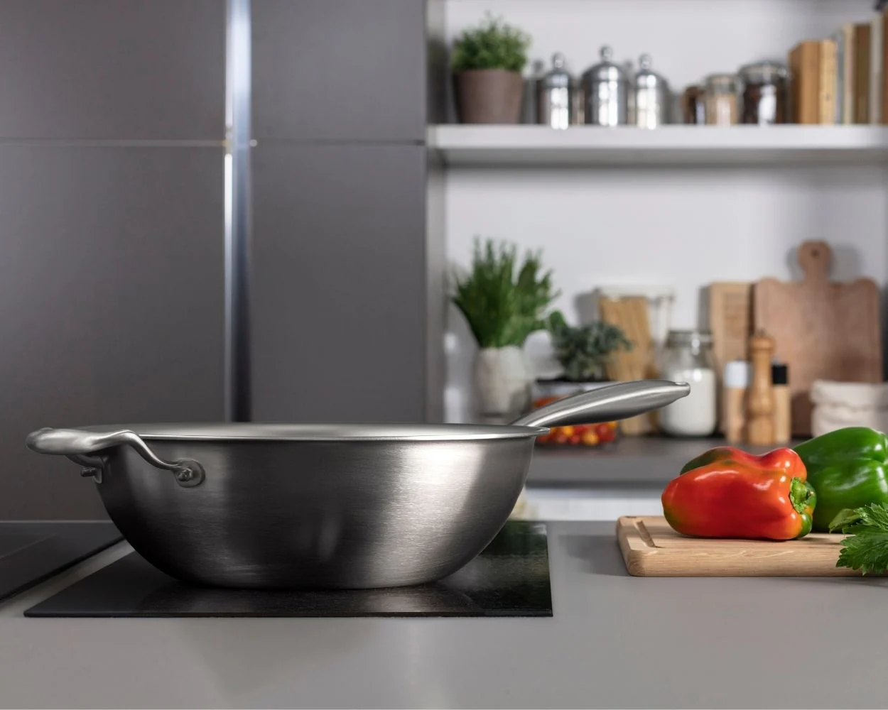 Wok Saltapasta ? 30 cm - Superficie di cottura di puro titanio