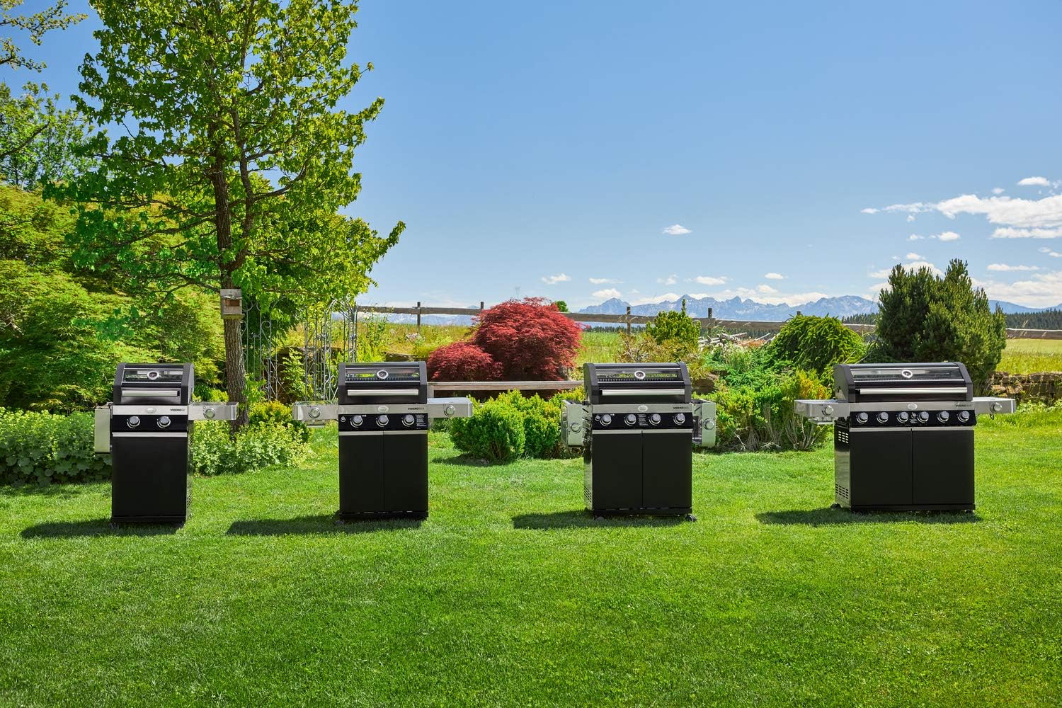 RÖSLE Elektrogrill BBQ-Portable Videro E2-P, tragbarer Tischgrill mit 2 Brennern, Warmhalterost und Deckel mit Glaseinsatz, pulverbeschichteter Stahl, schwarz/silbern