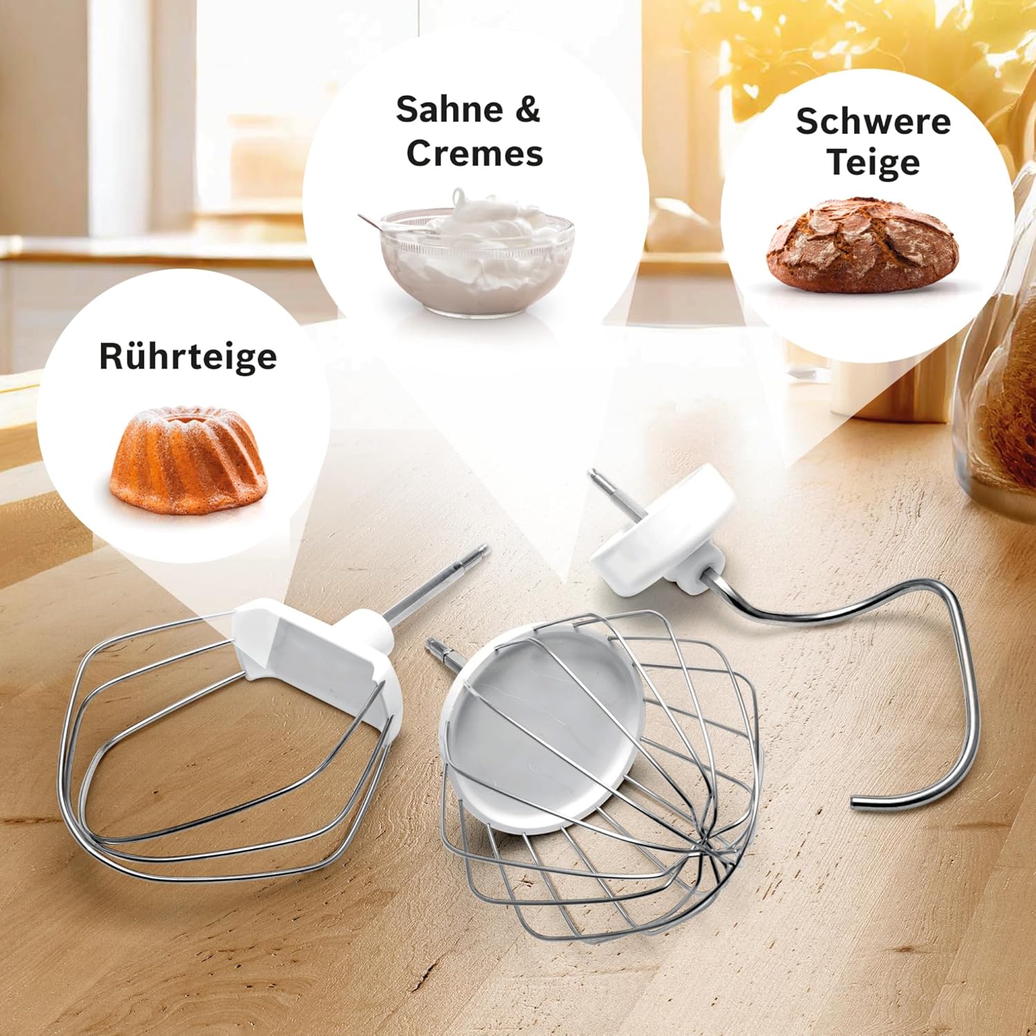 Bosch Küchenmaschine Serie 4 MUM58720,Edelstahl-Schüssel 3,9 L, Mixer 1,25 L, Planetenrührwerk,Knethaken,Schlag,Rührbesen, Durchlaufschnitzler, 3 Scheiben, 1000 W, Dunkelrot/Silber