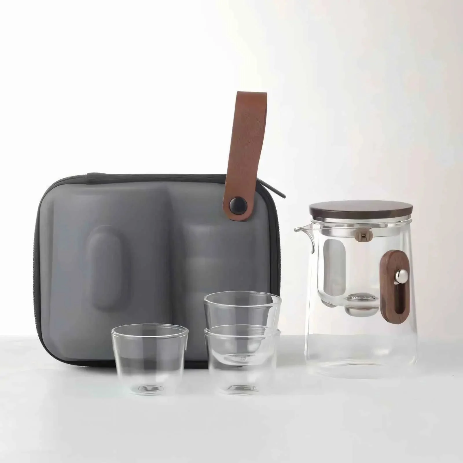 Reise-Teeset aus Glas