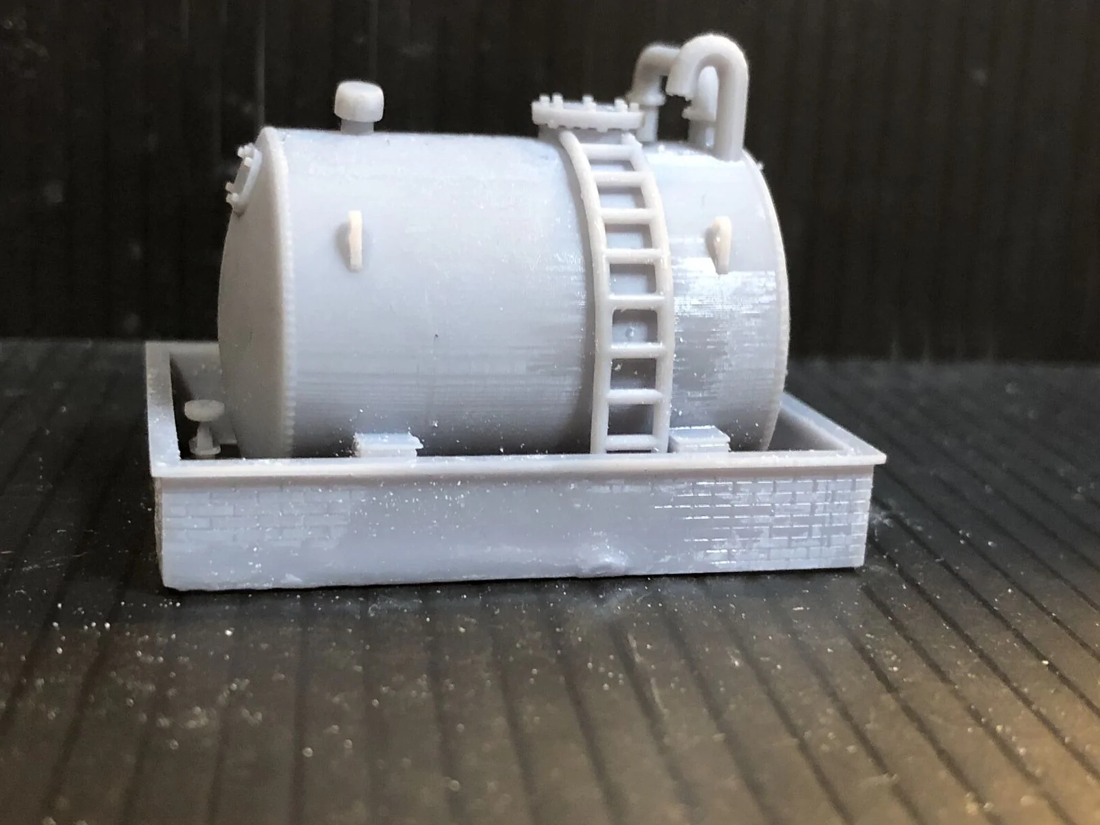 OO H0 OO9  Gauge Single Diesel Tank with bund for depot