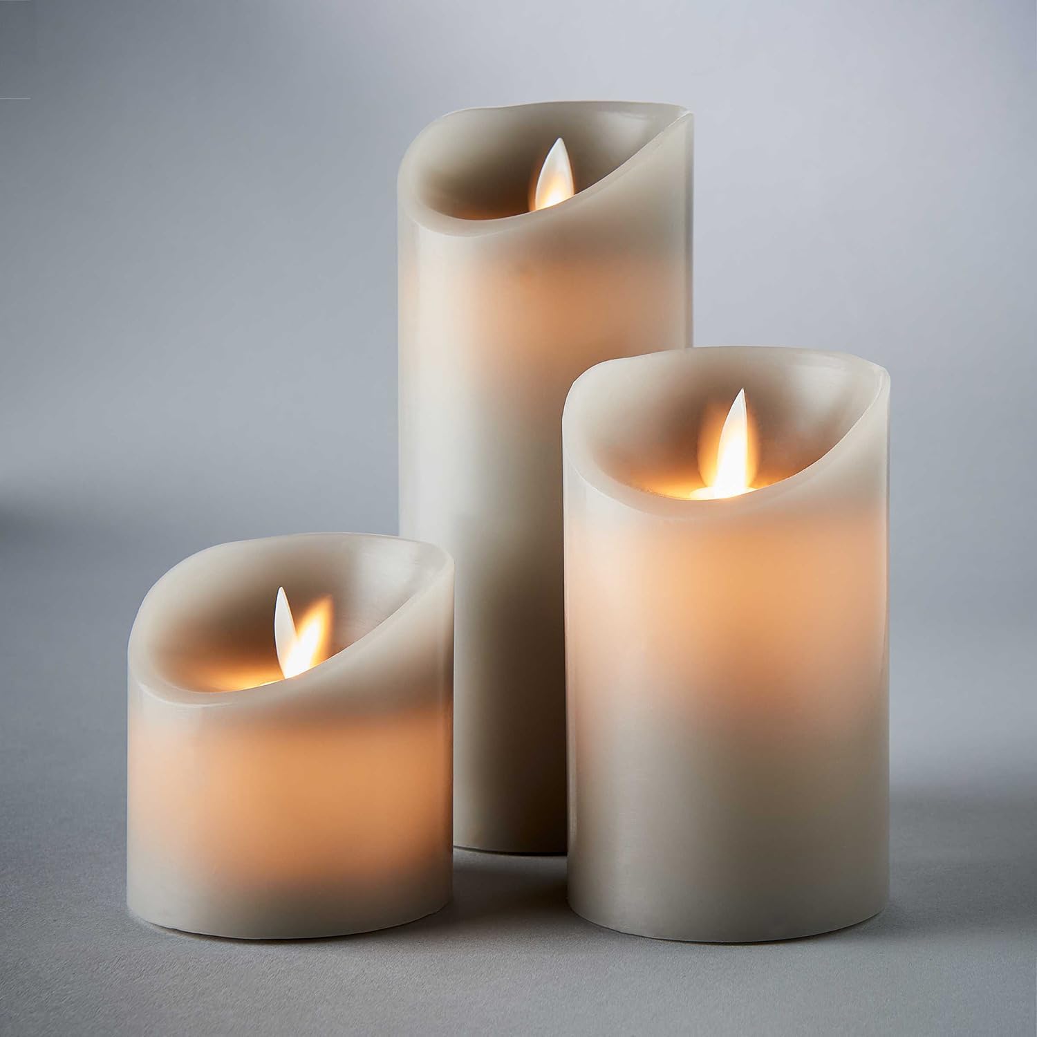 BUTLERS 6 Sets Glowing Flame LED Kerzen (3-TLG. pro Set) Flammenlose Deko-Kerzen - Realistisch flackernde LED-Flammen