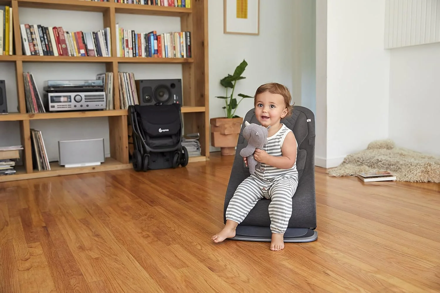 Ergobaby 3-in-1 Evolve Bouncer, Ergonomische wipstoel voor baby's vanaf de geboorte tot peuters, Babyschommel met zitverkleiner voor pasgeborenen (2,5 kg - 13,2 kg), Cream