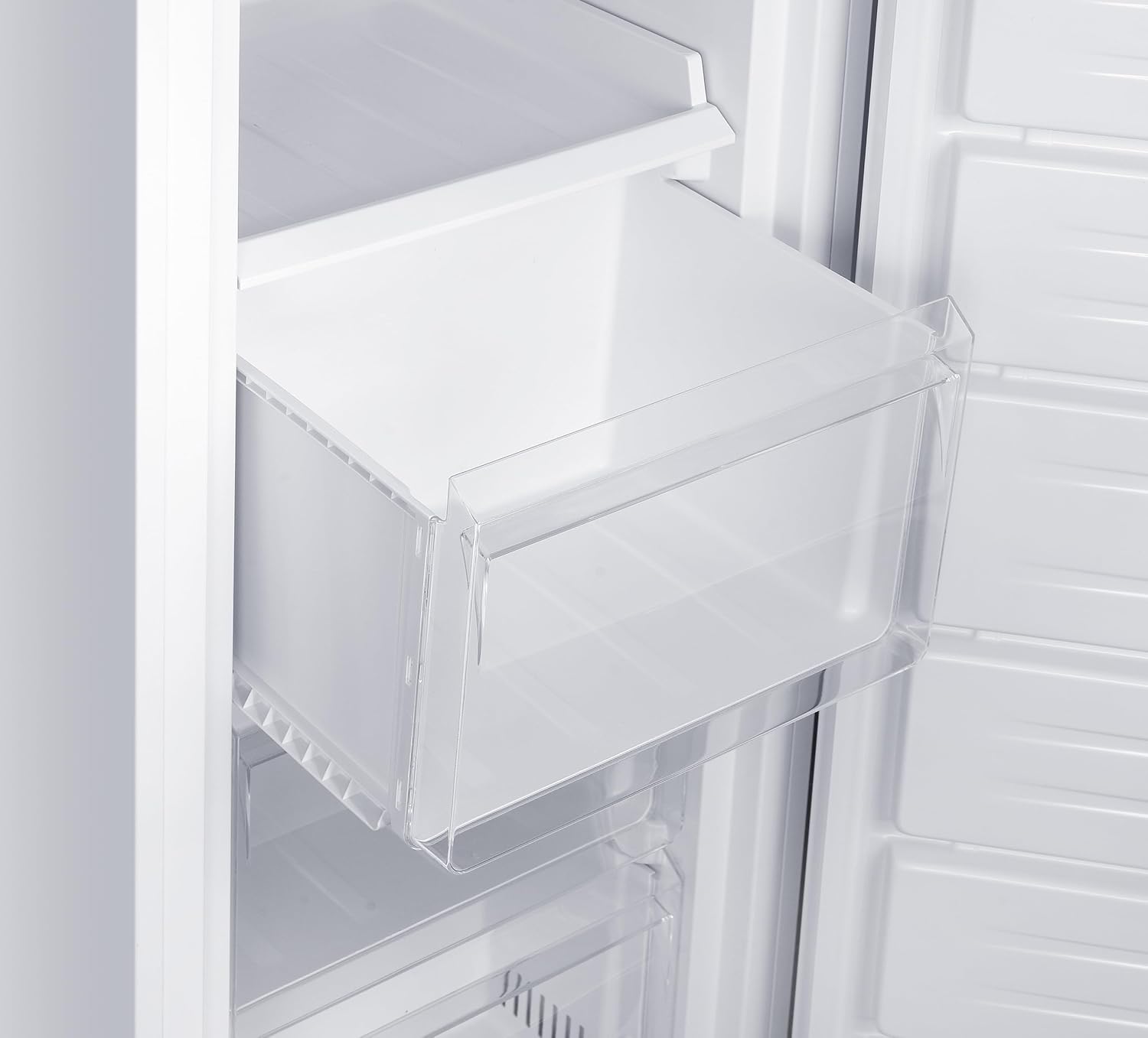 homeX Gefrierschrank NoFrost, Tiefkühlschrank groß - 161L Nutzinhalt, 4-Sterne Gefrieren, Freezer No Frost, Gefrierschränke freistehend, Temperaturregelung, Super-Frost-Funktion, leise 39 dB, weiß
