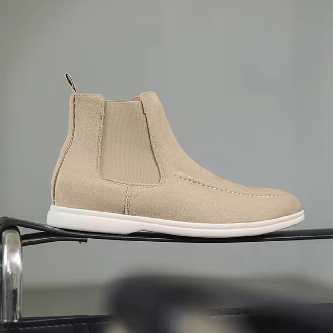 Men��s Beige Chelsea Boots �C Suede Finish
