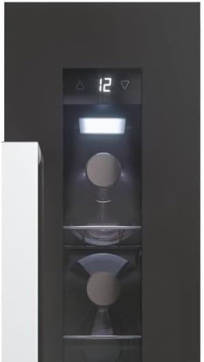 CANDY DiVino CCVB 15/1, Vinoteca Integrable Estrecha, 20L, 7 Botellas, Puerta Reversible, 6 Baldas, Tratamiento Anti-UV, Compresor Antivibraciones, LED, Temperatura 5º a 18º, 39DB, Clase C, Negro