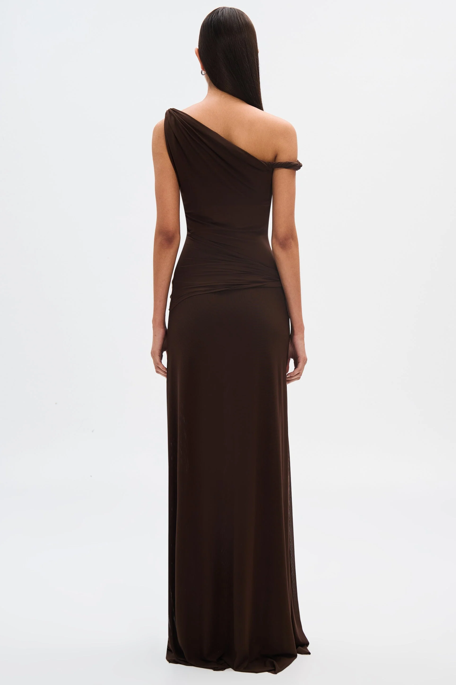 Maxikleid aus Netzstoff in Braun mit drapiertem Design