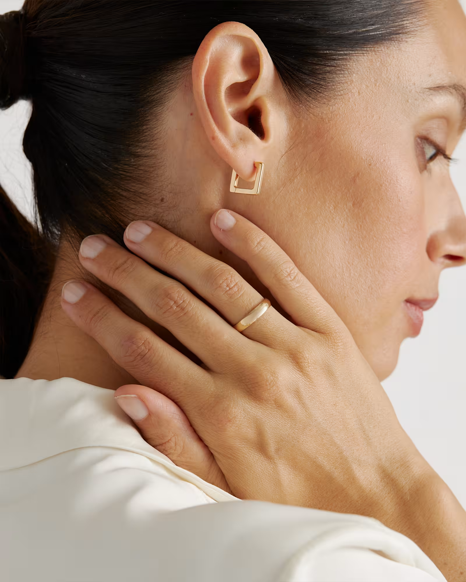 quince 14K Gold Lightweight Round Edge Band Rings