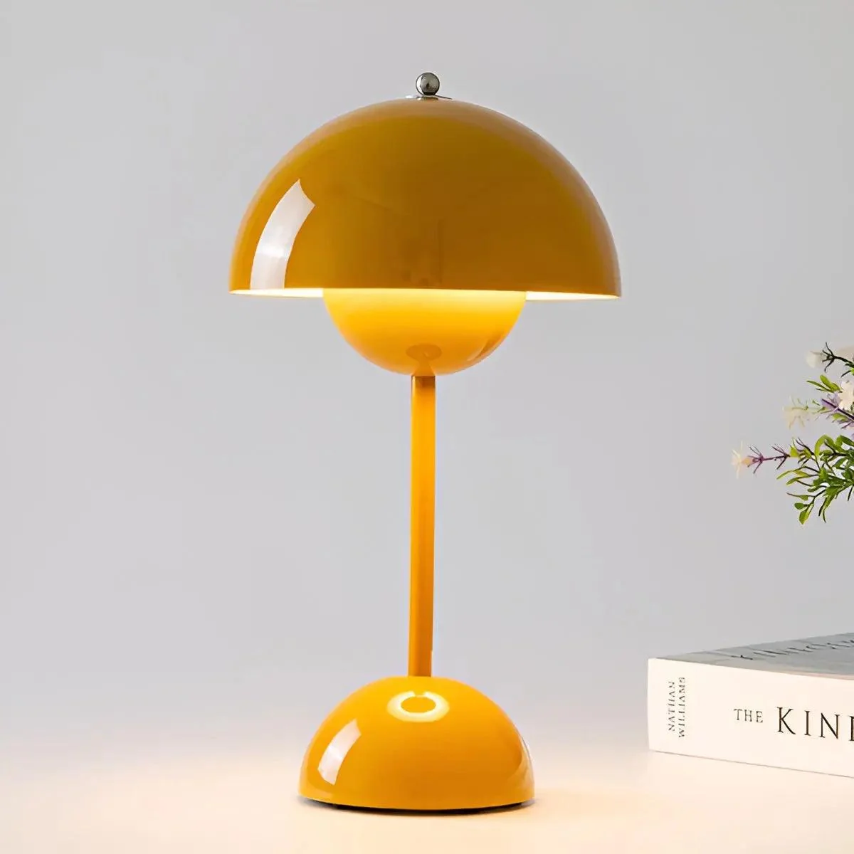 Skandinavische Designer-Tischlampe f��r stimmungsvolle Beleuchtung
