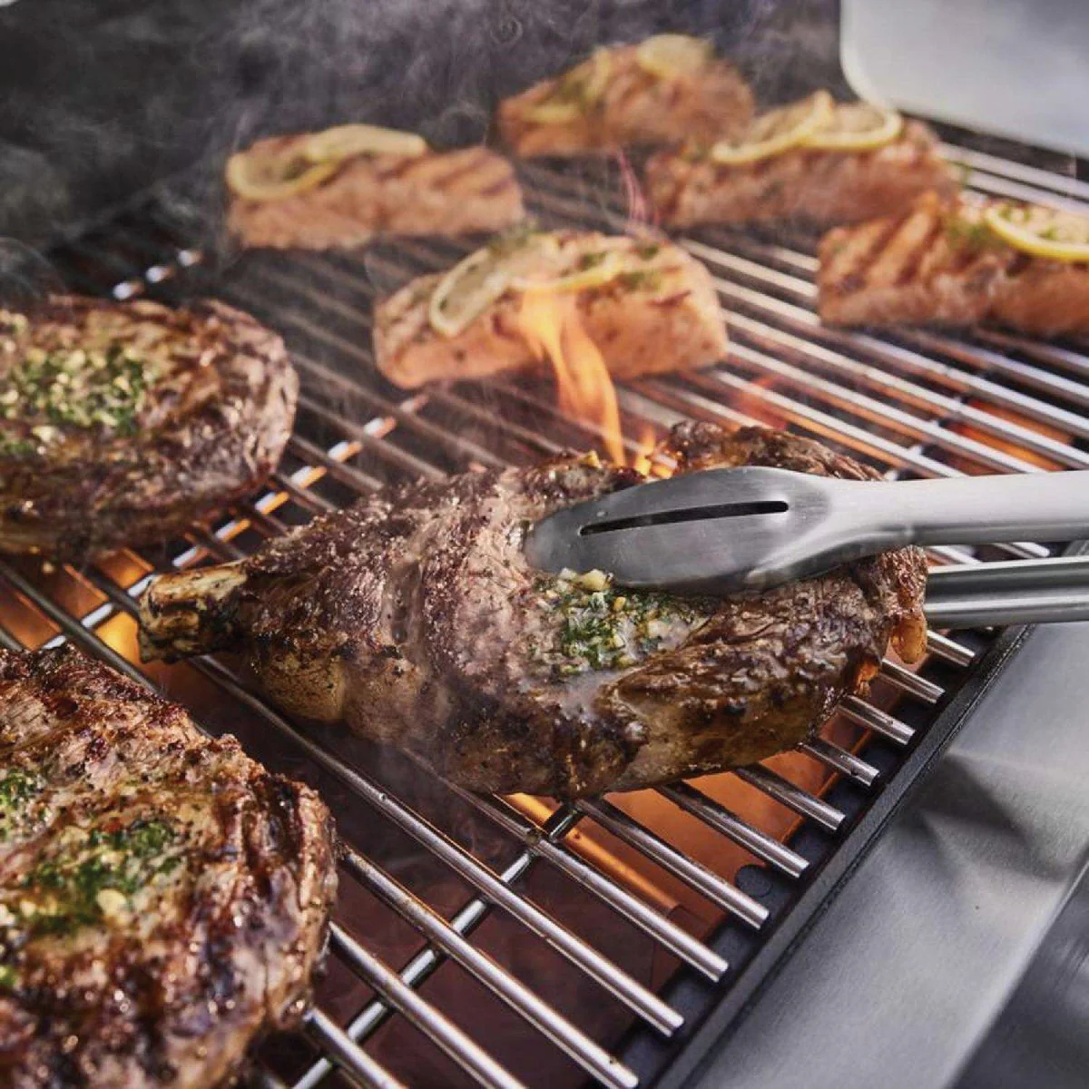 2025 Weber Genesis SP-S-325 Vloeibare Propaan Grill van Roestvrijstaal met 3 Branders, Extra Grote Dichtschroei Zone, PureBlu Branders en Flavorizer Bars