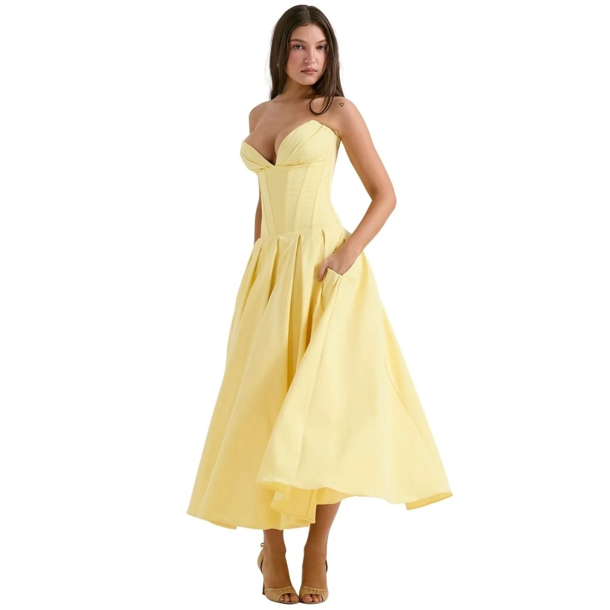 Elegantes Kleid mit skulpturalem Oberteil