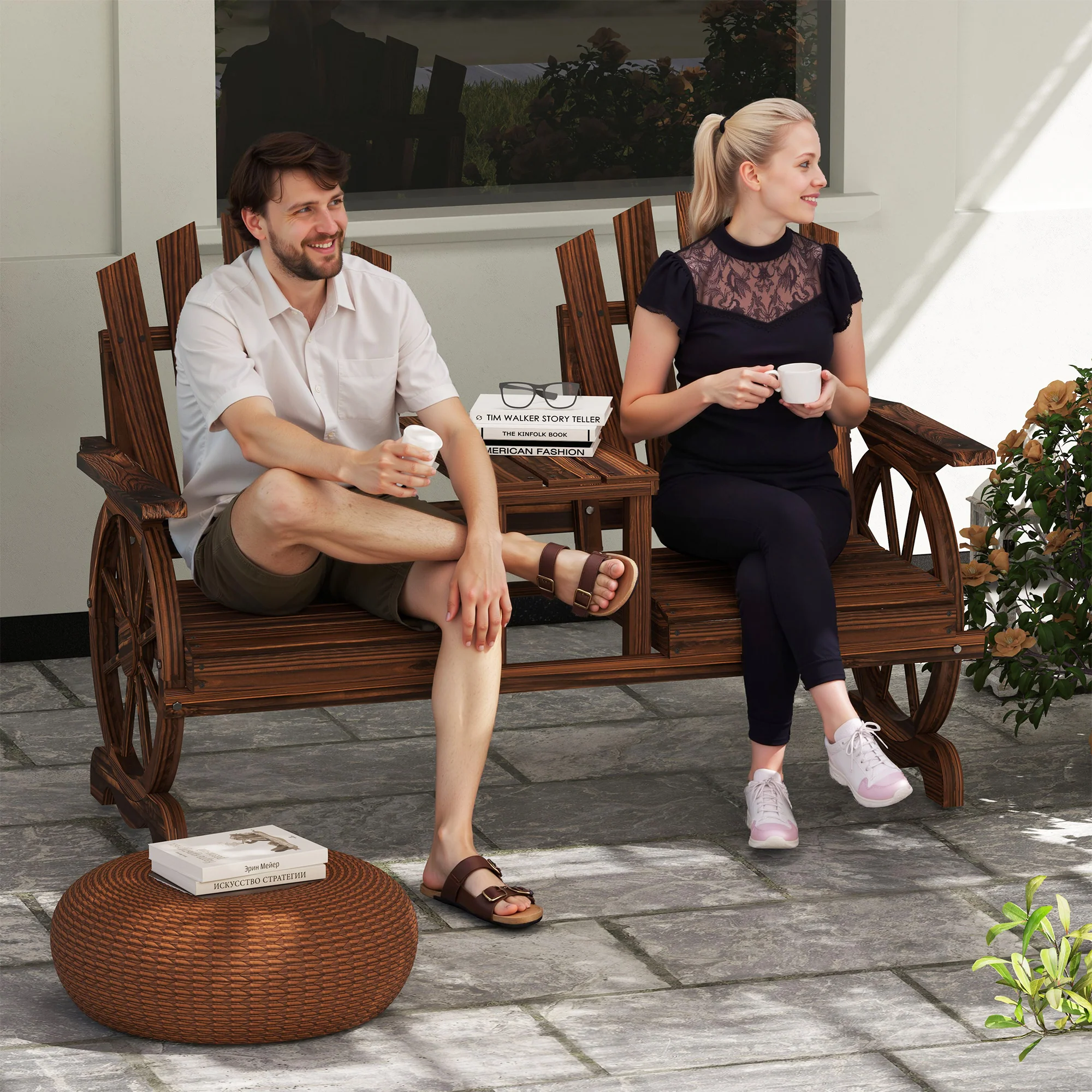 Outsunny Weerbestendige 2-Zits Houten Tuinbank met Paraplugat en Wagenwielpoten, 154 x 65 x 102 cm, Verkoolt