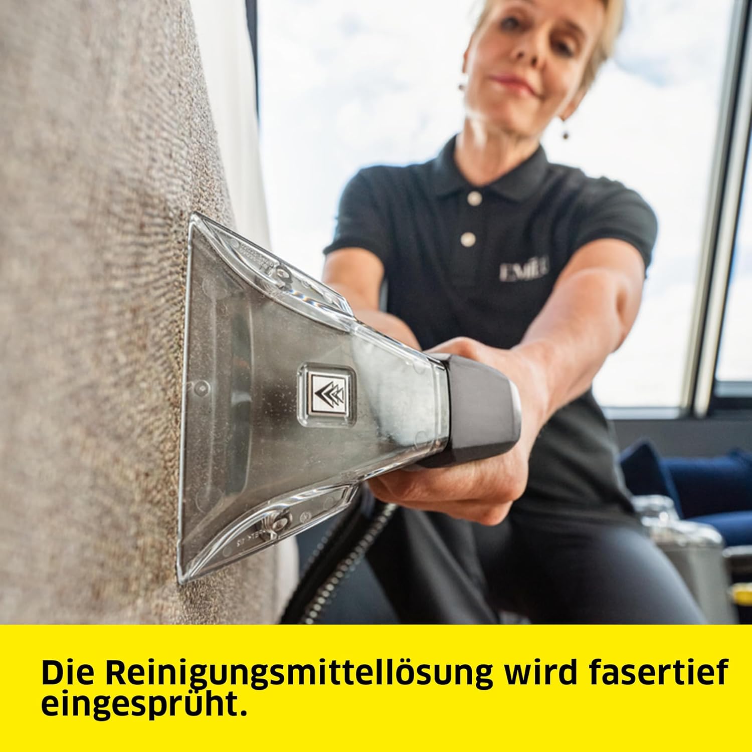 Kärcher Waschsauger Puzzi 8/1, leistungsstark, für die Reinigung von Polstern, Fleckentfernung auf textilen Flächen, inkl. ergonomischer, kurzer Polsterdüse, Schwarz