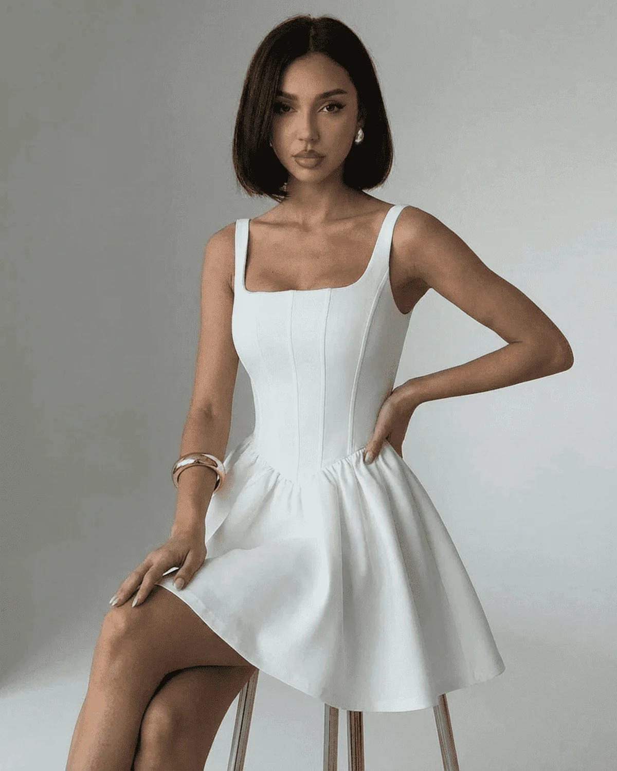 Minikleid f��r Damen mit femininer Passform und verstellbarer Taille