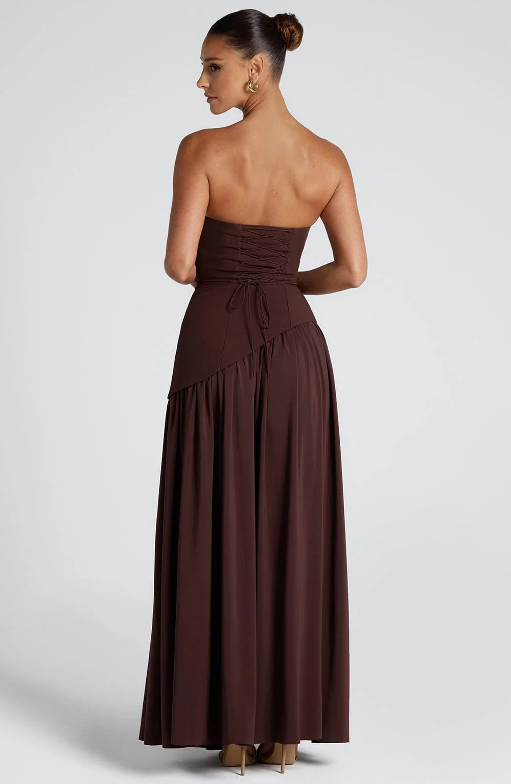 Tr?gerloses Maxikleid mit Beinschlitz f��r Hochzeitsg?ste