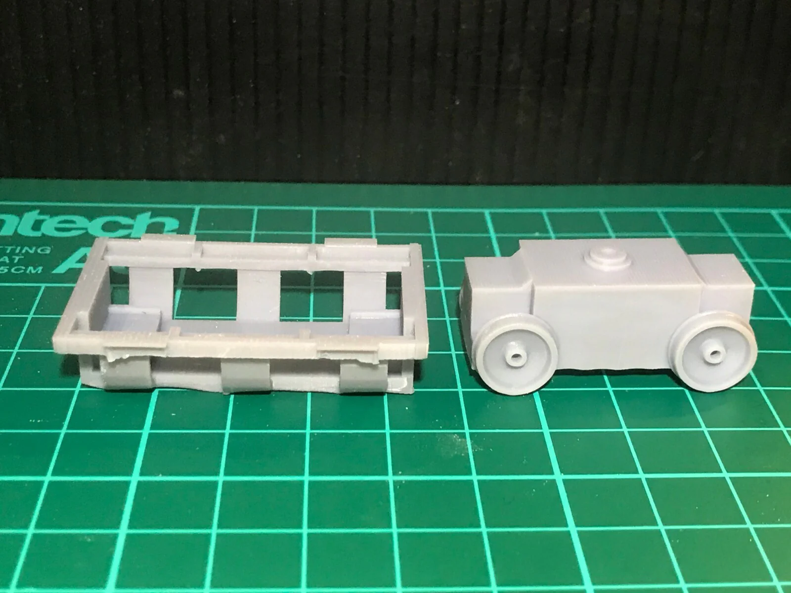 OO Wickham Fire Tender with a static display option